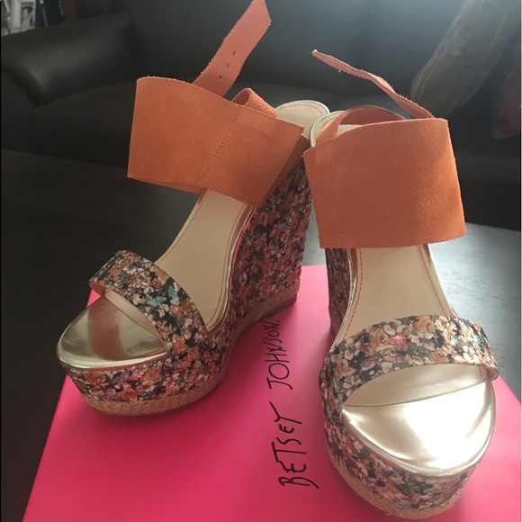 Betsey Johnson Platform  sandals size 8 - Picture 1 of 4